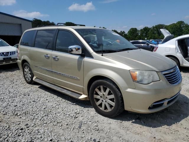 2012 Chrysler Town & Country Touring L