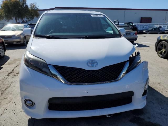 2016 Toyota Sienna SE