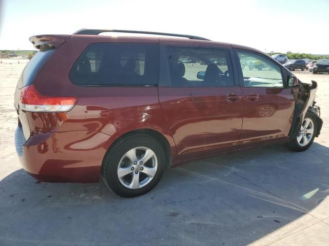 2014 Toyota Sienna LE