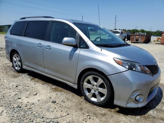 2013 Toyota Sienna Sport