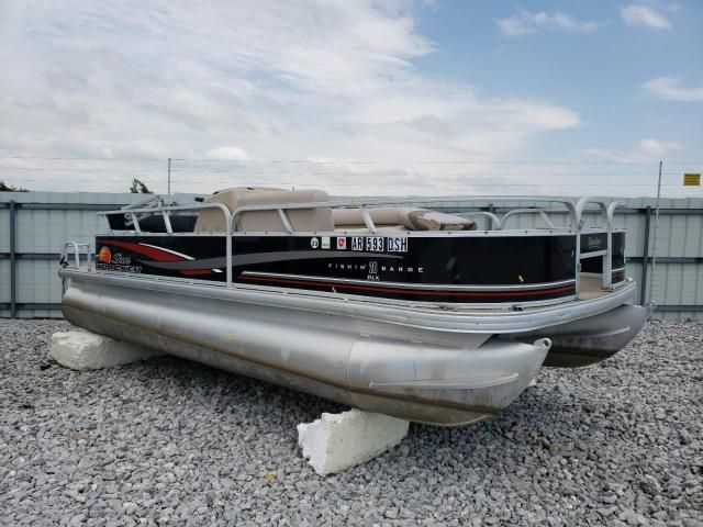 2014 Suntracker Boat