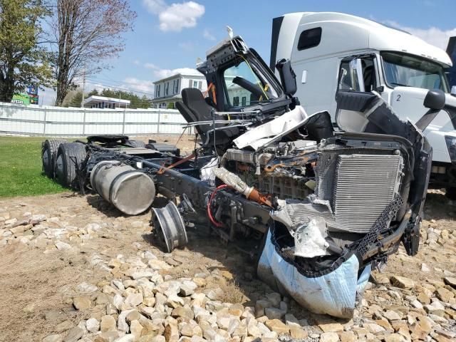 2021 Freightliner Cascadia 126