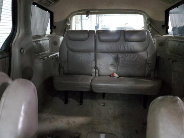 2005 Toyota Sienna XLE