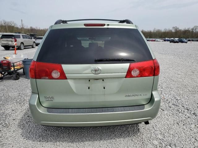 2009 Toyota Sienna CE