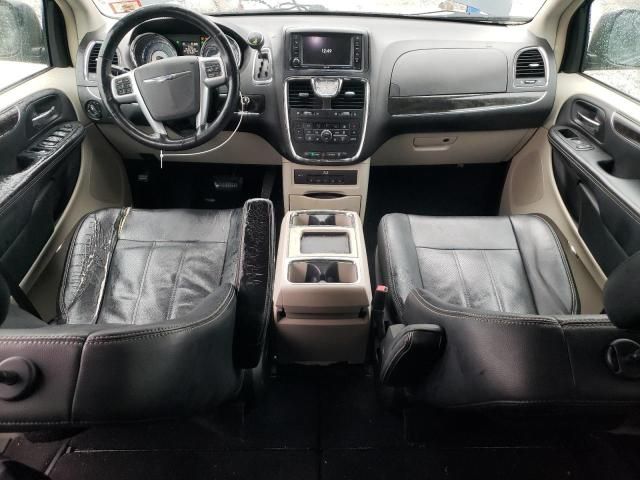 2013 Chrysler Town & Country Touring L