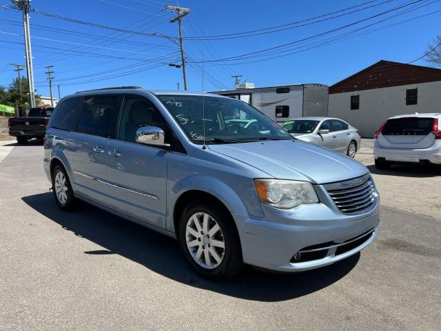 2012 Chrysler Town & Country Touring L