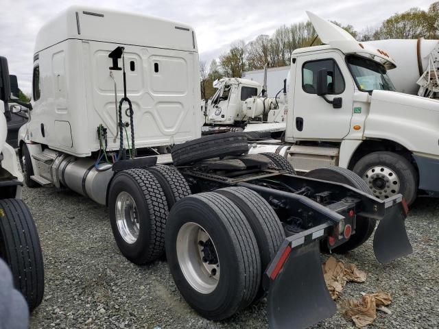 2020 Freightliner Cascadia 126