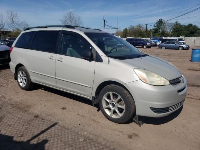 2004 Toyota Sienna CE