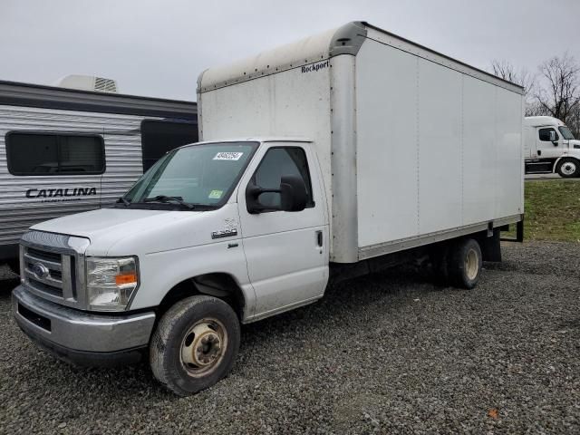 2019 Ford Econoline E350 Super Duty Cutaway Van