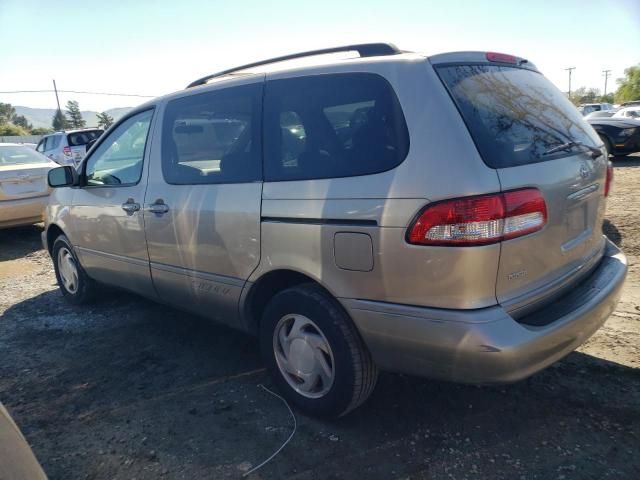 2002 Toyota Sienna LE