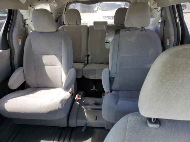 2015 Toyota Sienna LE