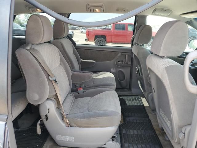 2009 Toyota Sienna CE