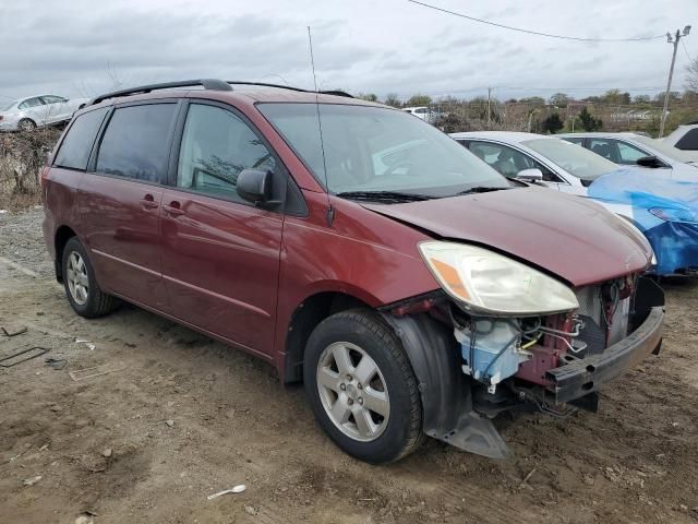 2004 Toyota Sienna CE