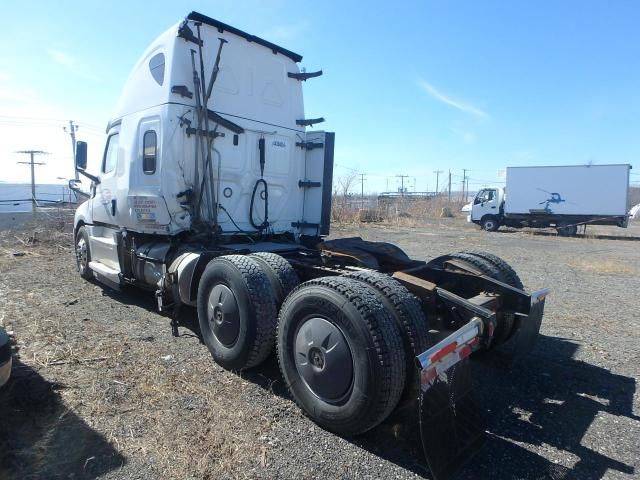 2019 Freightliner Cascadia 126