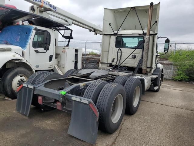 2015 Mack 600 CXU600