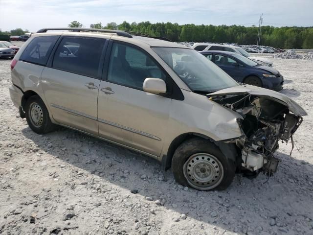 2005 Toyota Sienna XLE