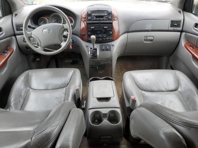 2005 Toyota Sienna XLE