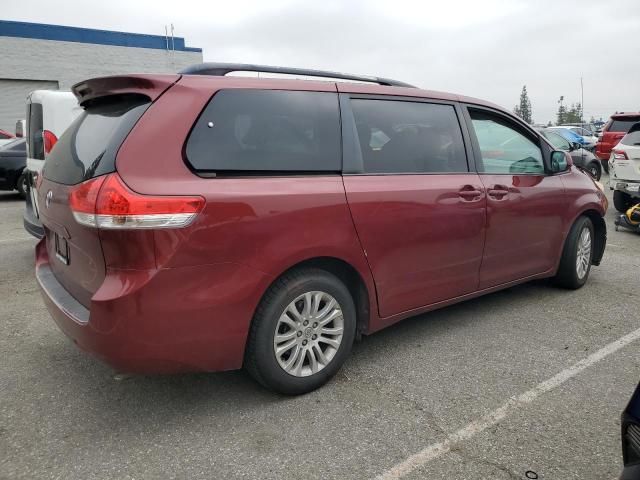 2014 Toyota Sienna XLE