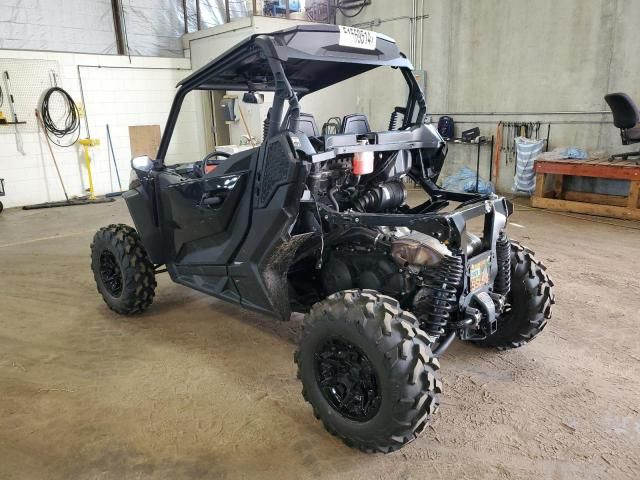 2023 Can-Am Commander XT 700