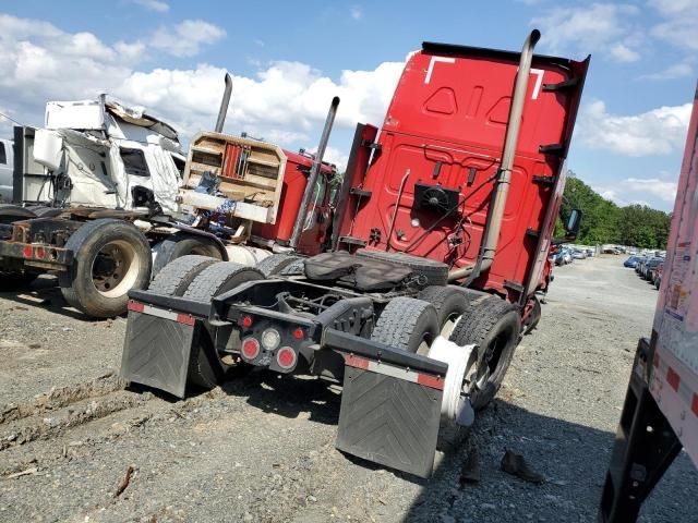 2022 Freightliner Cascadia 126