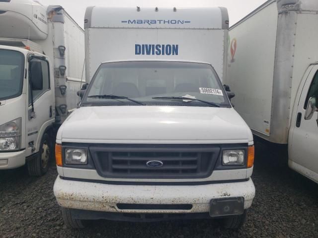 2005 Ford Econoline E350 Super Duty Cutaway Van