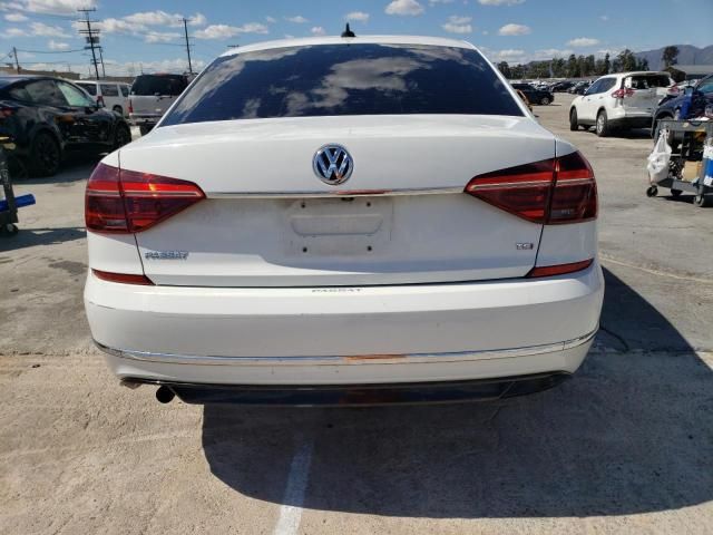 2017 Volkswagen Passat R-Line