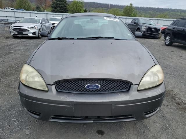 2005 Ford Taurus SE