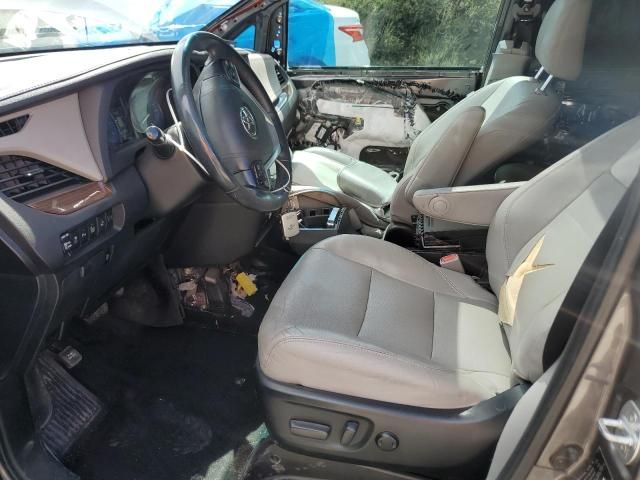 2016 Toyota Sienna XLE