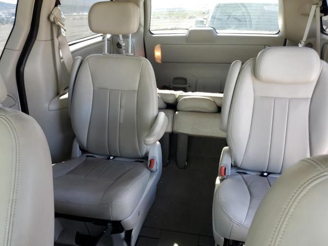 2005 Chrysler Town & Country Touring