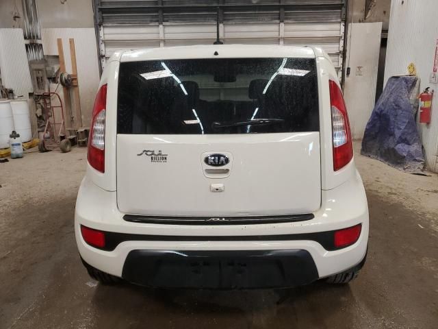 2013 KIA Soul +