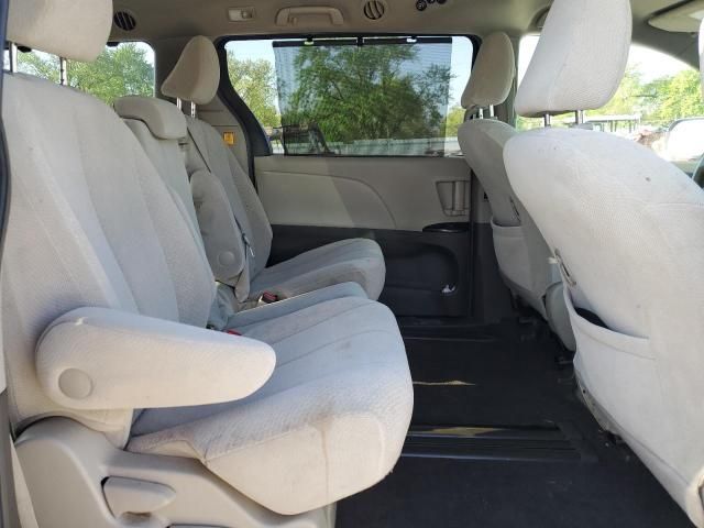 2011 Toyota Sienna LE