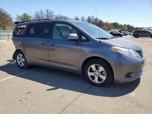 2013 Toyota Sienna LE