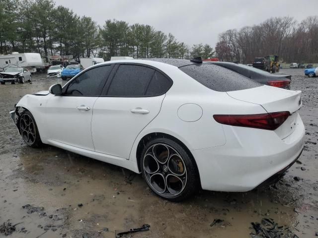 2022 Alfa Romeo Giulia Super