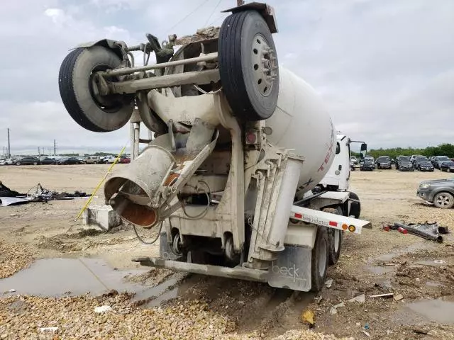 2020 Freightliner 114SD