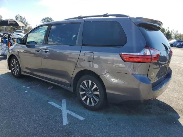 2019 Toyota Sienna XLE