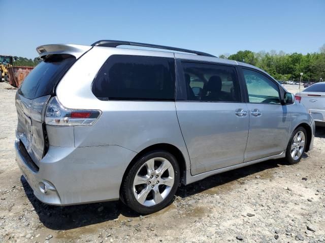 2013 Toyota Sienna Sport