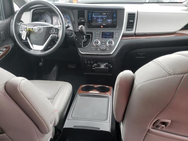 2016 Toyota Sienna XLE