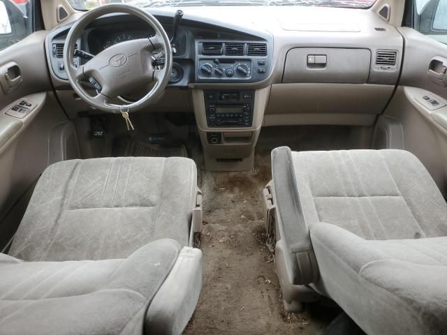 2000 Toyota Sienna LE