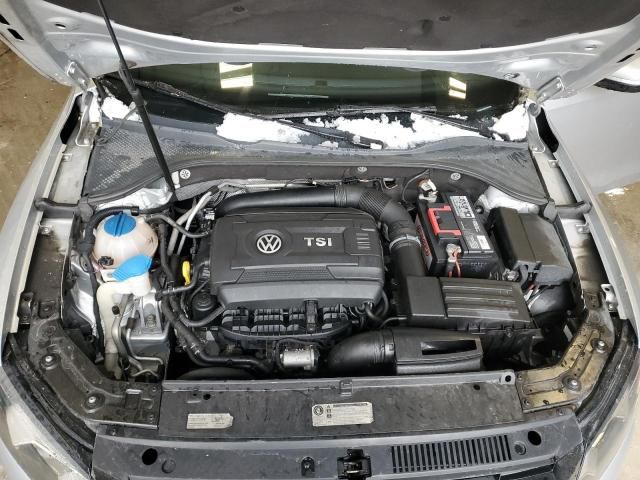 2014 Volkswagen Passat SE