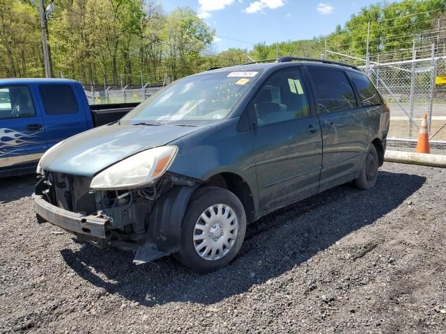 2004 Toyota Sienna CE