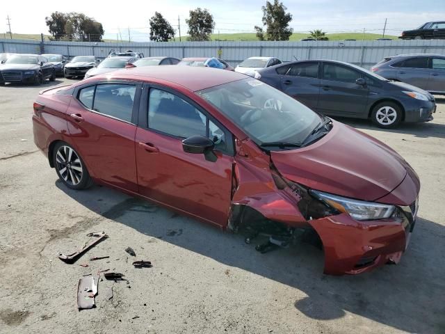 2022 Nissan Versa SR