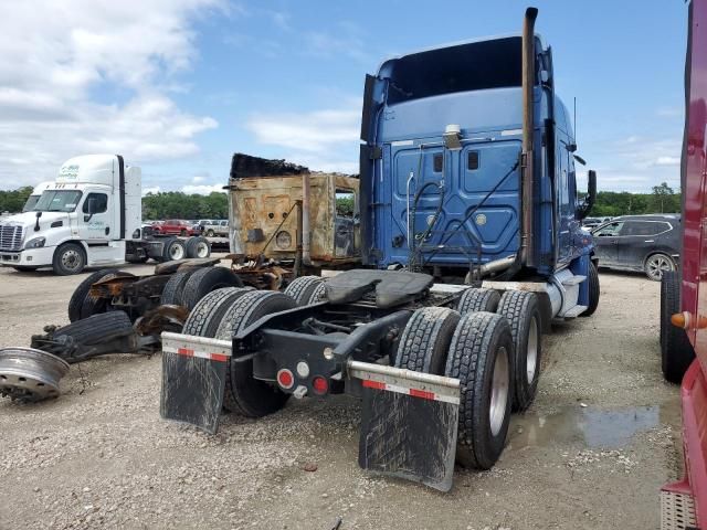 2012 Freightliner Cascadia 125