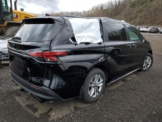 2022 Toyota Sienna XLE