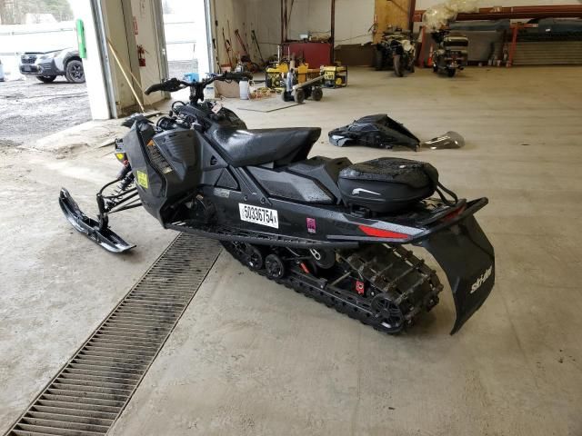 2024 Bombardier Skidoo