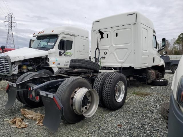 2020 Freightliner Cascadia 126