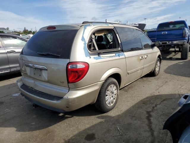 2005 Chrysler Town & Country LX