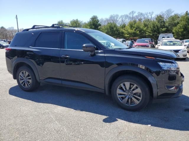 2022 Nissan Pathfinder SV