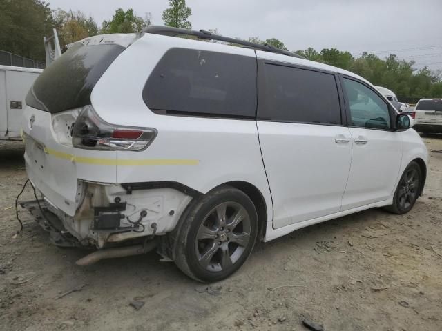 2016 Toyota Sienna SE