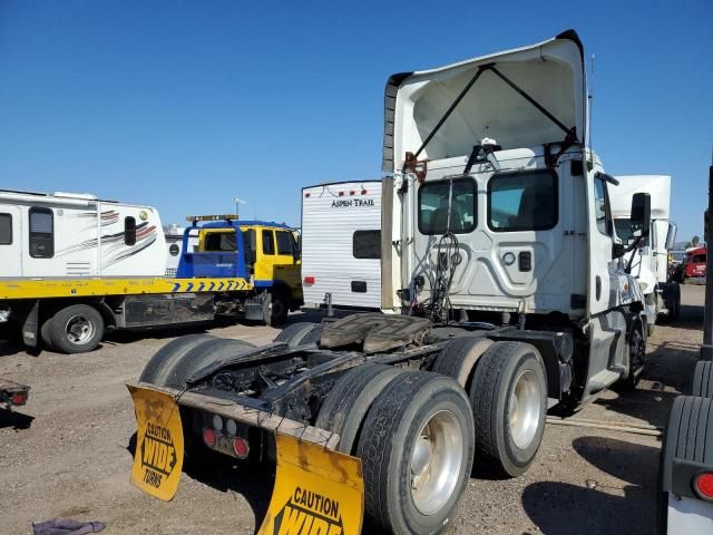 2016 Freightliner Cascadia 125