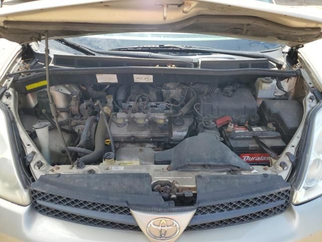 2005 Toyota Sienna CE